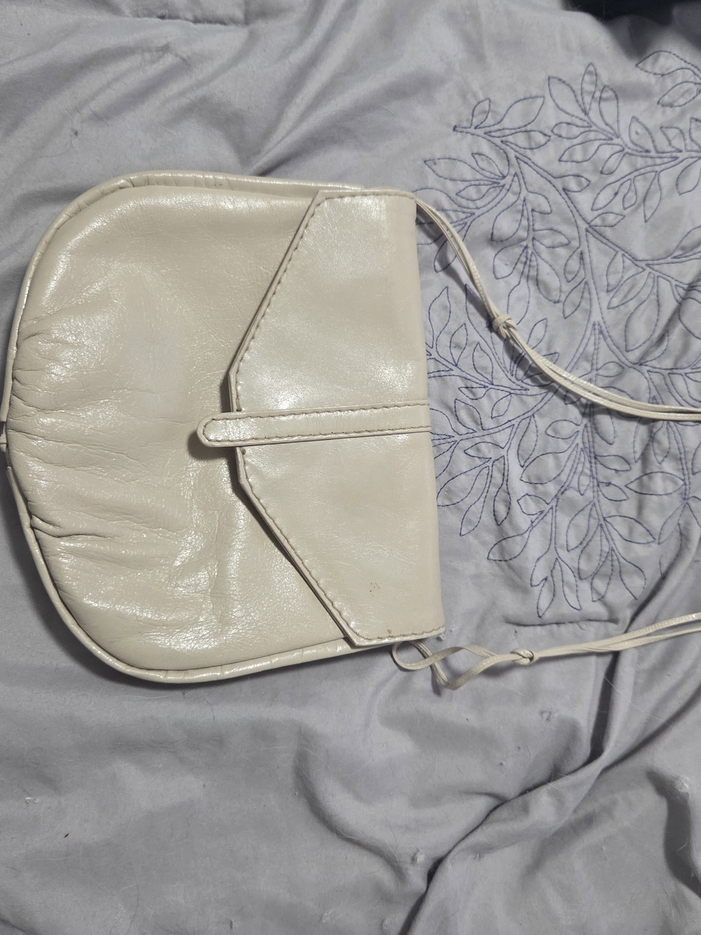 Vintage Cream Leather Crossbody Bag - Arnold Churgin